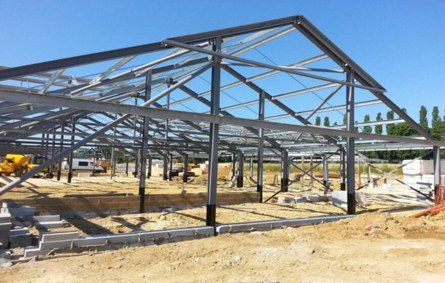 Steel structure horse barn